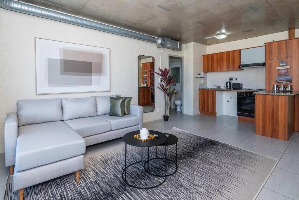 Modern 2 Bedroom Gem *