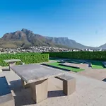 Modern 2 Bedroom Gem